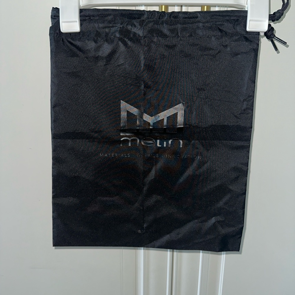 Melin Black Drawstring Bags